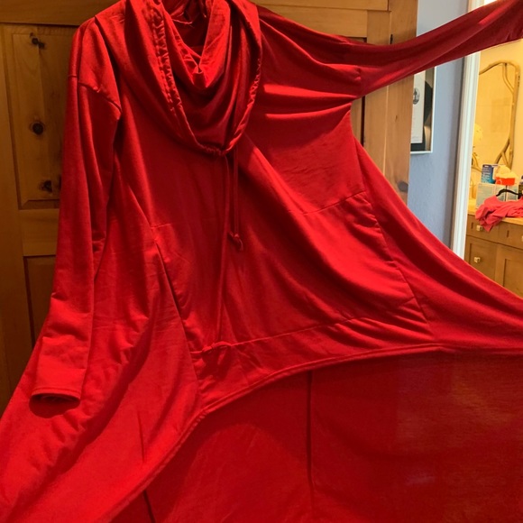 Lightweight big flowy, high-low sweatshirt. - Picture 5 of 7